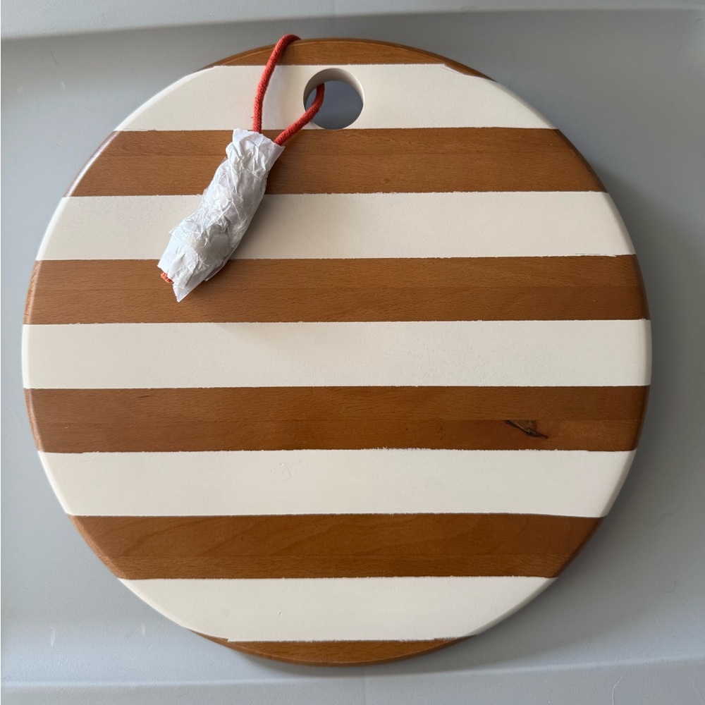 NWT Anthropologie Catania Round Wood Serving Board - Picture 3 of 5